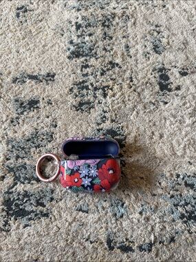 Floral Pattern Protective AirPods Case Cover with Keyring - Red/Purple
